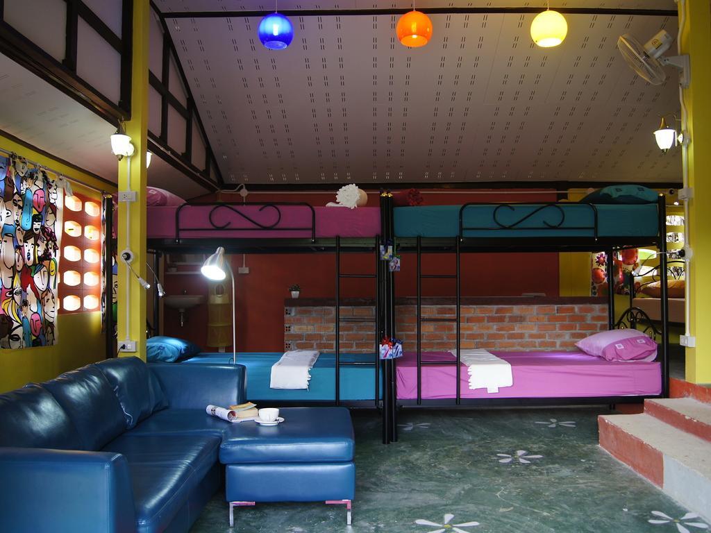 Dorm Des Fleurs Hostel Khao Lak Exterior foto